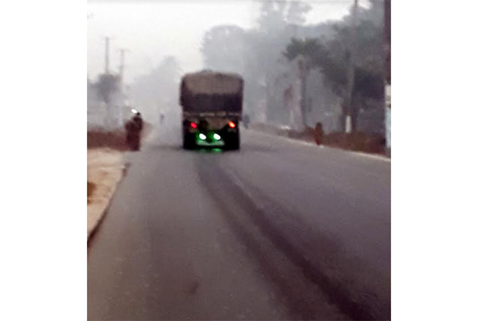 কুয়াশার চাদরে ঢাকা দিনাজপুর