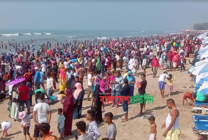 কক্সবাজারে পর্যটকের ঢল