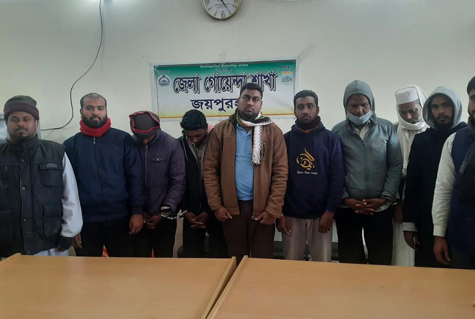 জয়পুরহাটে জামায়াতের মিছিল: পুলিশের ফাঁকা গুলি, আটক ১২