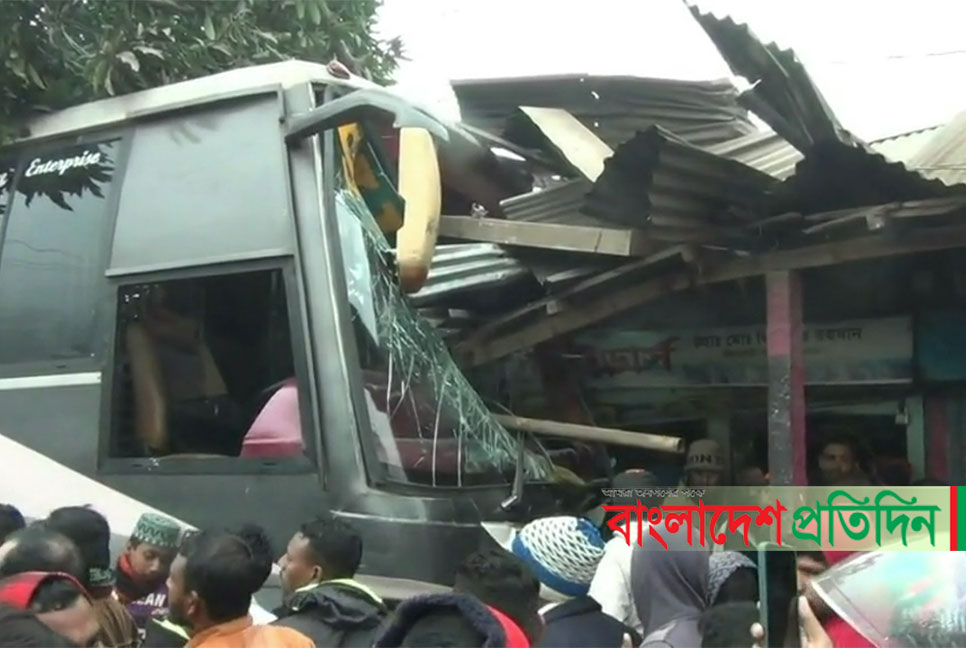 কুড়িগ্রামে পৃথক সড়ক দুর্ঘটনায় ৩ জন নিহত, আহত ৪