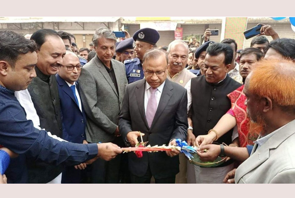পাকুন্দিয়া পৌরসভার ভবন উদ্বোধন করলেন স্থানীয় সরকার মন্ত্রী