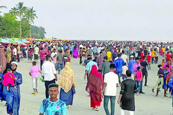 ছুটিতে পর্যটন কেন্দ্রে উপচে পড়া ভিড়