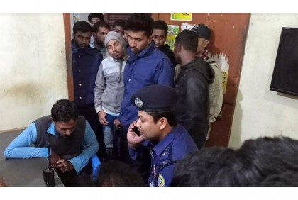 গৌরনদীতে প্রতারক 
চক্রের সদস্য আটক