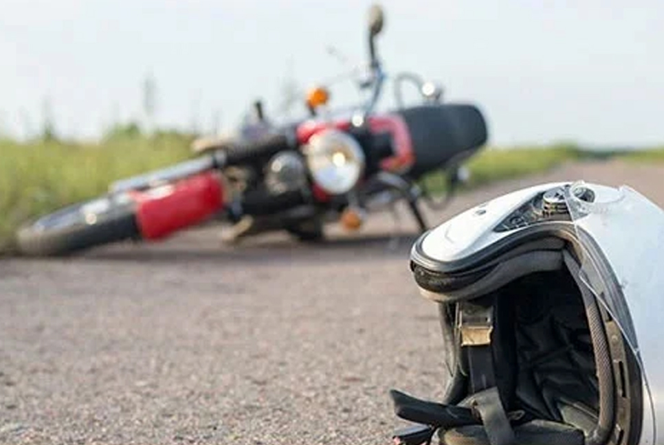 ঘন কুয়াশায় মোটরসাইকেল নিয়ন্ত্রণ হারিয়ে পর্যটকের মৃত্যু