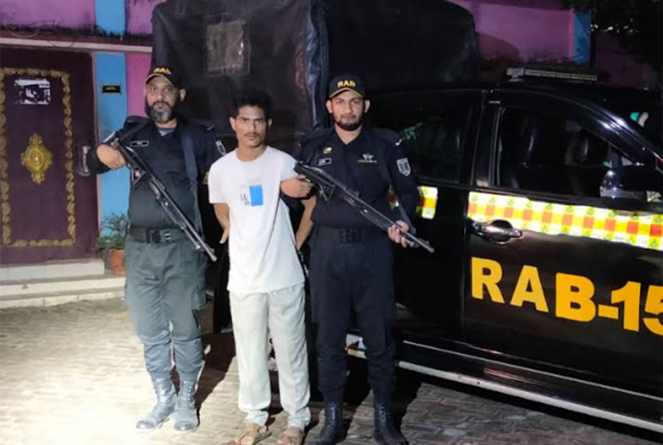 টেকনাফে র‌্যাবের অভিযানে ইয়াবাসহ আটক ১