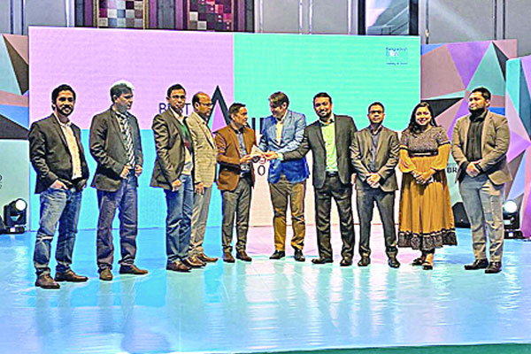 বেস্ট ব্র্যান্ডের স্বীকৃতি পেল বসুন্ধরা টিস্যু
