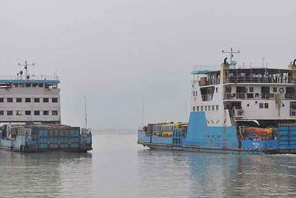 দৌলতদিয়া-পাটুরিয়ায় ফেরি চলাচল স্বাভাবিক