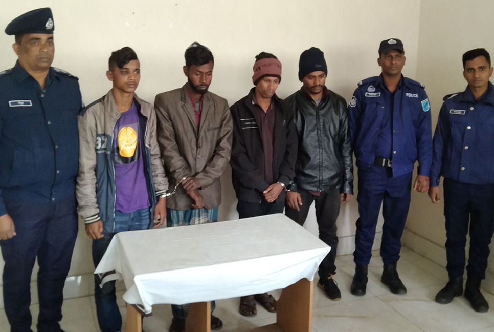 ইজিবাইক ছিনতাইকারী চক্রের ৫ সদস্য গ্রেফতার