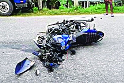 চট্টগ্রামে সড়ক দুর্ঘটনায় প্রাণ গেল  মোটরসাইকেল চালকের