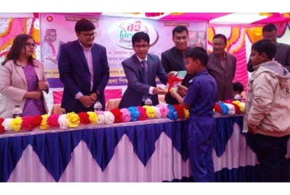 
মেহেরপুরে স্কুলে স্কুলে বই উৎসব
