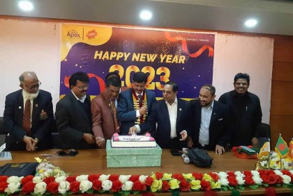 কেক কেটে নতুন বছর উদযাপন করলো এপেক্স ক্লাব অব বাংলাদেশ 

