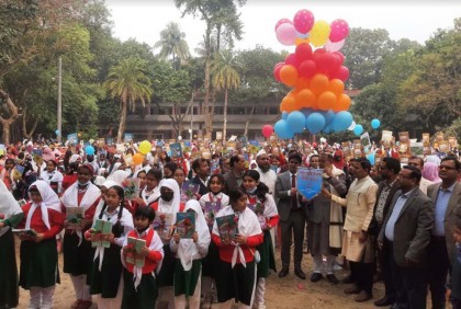 সাতক্ষীরায় ৫ লাখ ১৮ হাজার শিক্ষার্থীর হাতে নতুন বই 