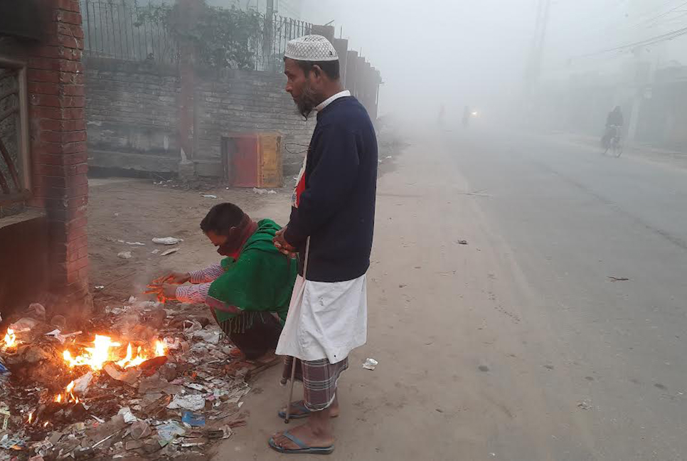 কুড়িগ্রামে ঘন কুয়াশায় জনজীবন বিপর্যস্ত 