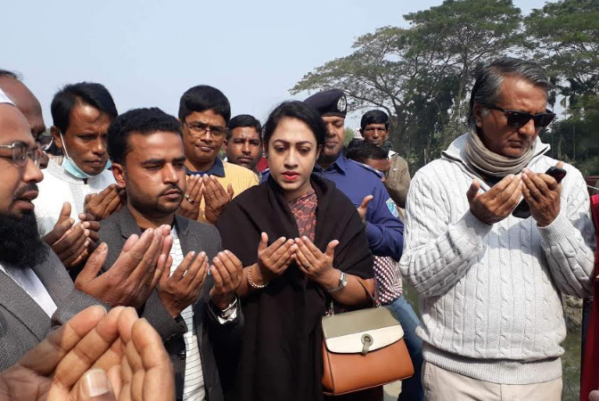 পাকুন্দিয়ায় বিহারি খাল পুনঃখনন কাজের উদ্বোধন  