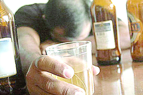 মদপানে মৃত্যু বাড়ছে রাজশাহীতে