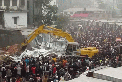 নারায়ণগঞ্জে রেলওয়ের দুই শতাধিক অবৈধ স্থাপনা উচ্ছেদ