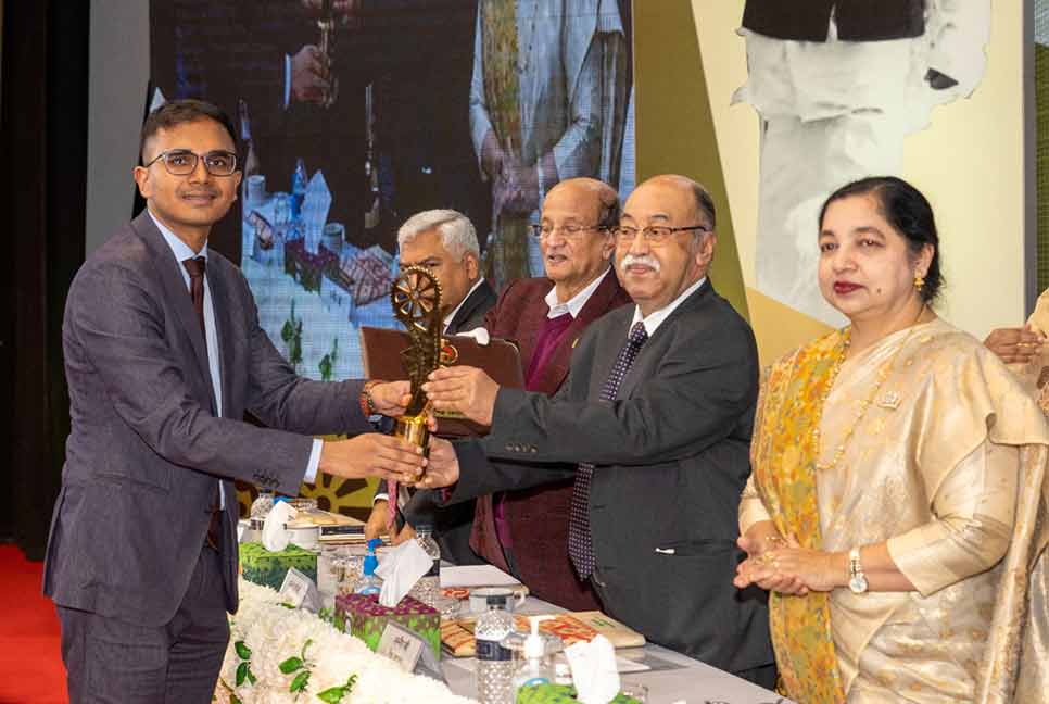 রাষ্ট্রপতির শিল্প উন্নয়ন পুরস্কারে ভূষিত হলো ফেয়ার ইলেকট্রনিক্স

