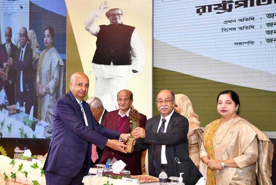 রাষ্ট্রপতির শিল্প উন্নয়ন পুরস্কার পেল রানার অটোমোবাইলস পিএলসি  

