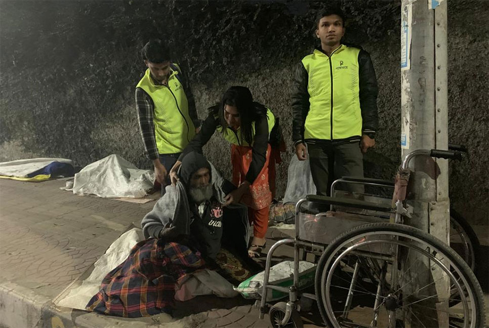 শীতার্তদের মাঝে পাথওয়ের কম্বল বিতরণ 