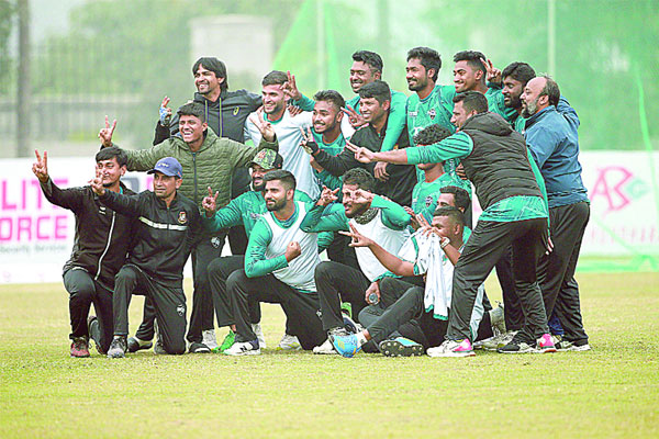রংপুর রাইডার্সের প্রতিপক্ষ কুমিল্লা ভিক্টোরিয়ান্স