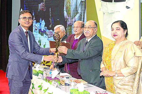 শিল্প উন্নয়ন পুরস্কার পেল ফেয়ার ইলেকট্রনিক্স