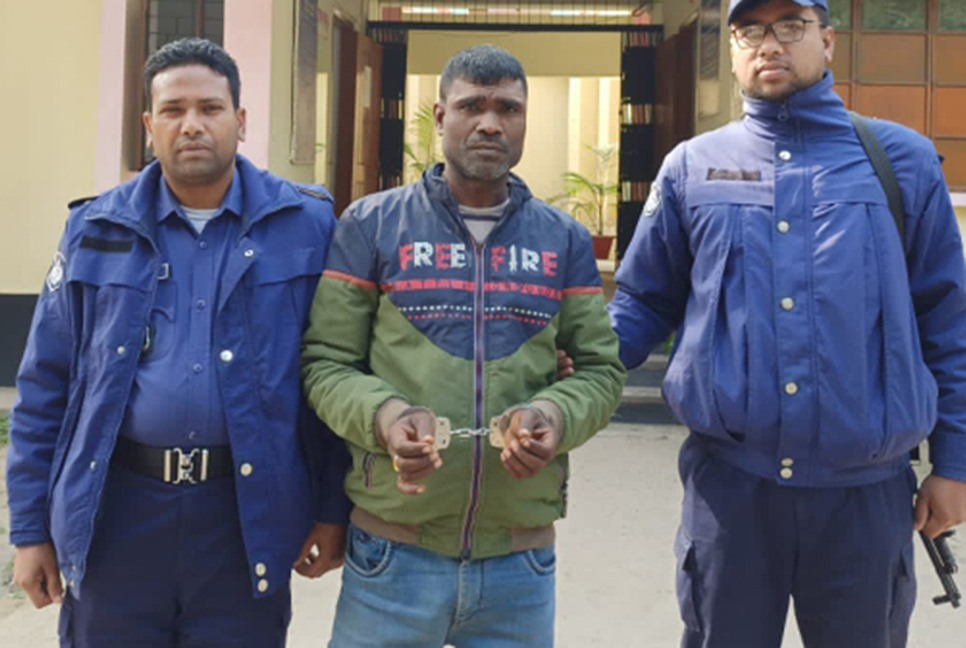 বগুড়ায় চাল চুরির ঘটনায় ট্রাকসহ গ্রেফতার ১
