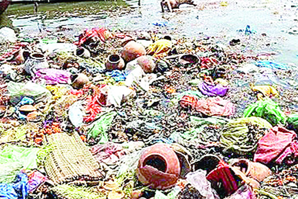 অভিজাত এলাকায় পয়োবর্জ্যে তোলপাড়