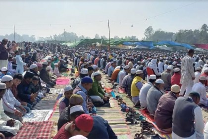 লালমনিরহাটে আখেরি মোনাজাতের মধ্য দিয়ে শেষ আঞ্চলিক ইজতেমা