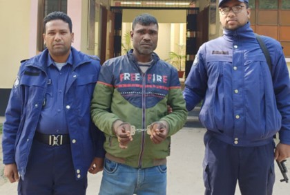 বগুড়ায় চাল চুরির ঘটনায় ট্রাকসহ গ্রেফতার ১