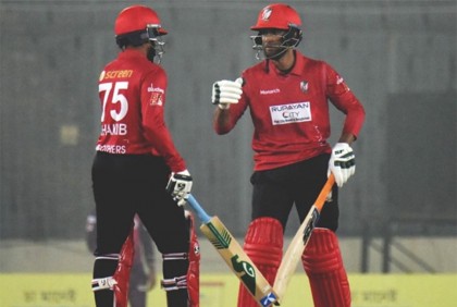 সাকিবের ঝড়ো ব্যাটিংয়ে মাশরাফিদের সামনে বড় লক্ষ্য