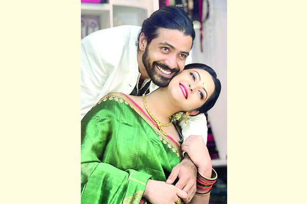 রাজ-পরীর দাম্পত্য নিয়ে তুলকালাম