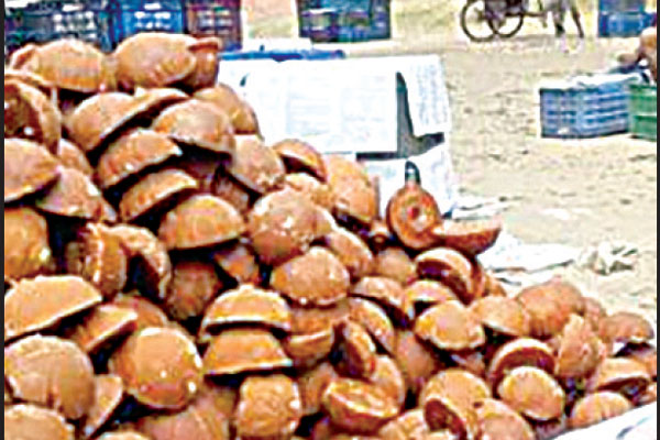 জরিমানার ক্ষতি পোষাতে দ্বিগুণ ভেজাল গুড় তৈরি