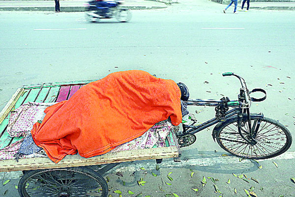 শীতে বিপর্যস্ত জনজীবন