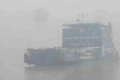 দৌলতদিয়া-পাটুরিয়া নৌরুট, মাঝ নদীতে আটকা ৪ ফেরি
