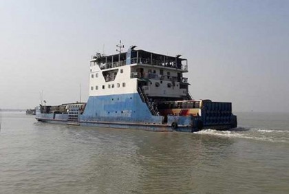 ১২ ঘণ্টা পর ২ নৌরুটে ফেরি চলাচল স্বাভাবিক
