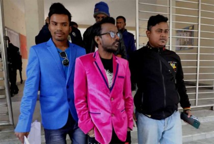 ২ আসনেই মনোনয়ন বাতিল হিরো আলমের

