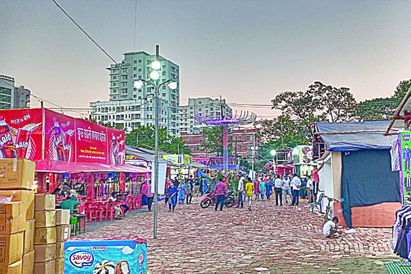 মেলার দখলে খেলার মাঠ