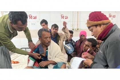 সিরাজগঞ্জে সংঘর্ষ চলাকালে বন্দুকধারীর 
গুলিতে ২২ জন গুলিবিদ্ধ