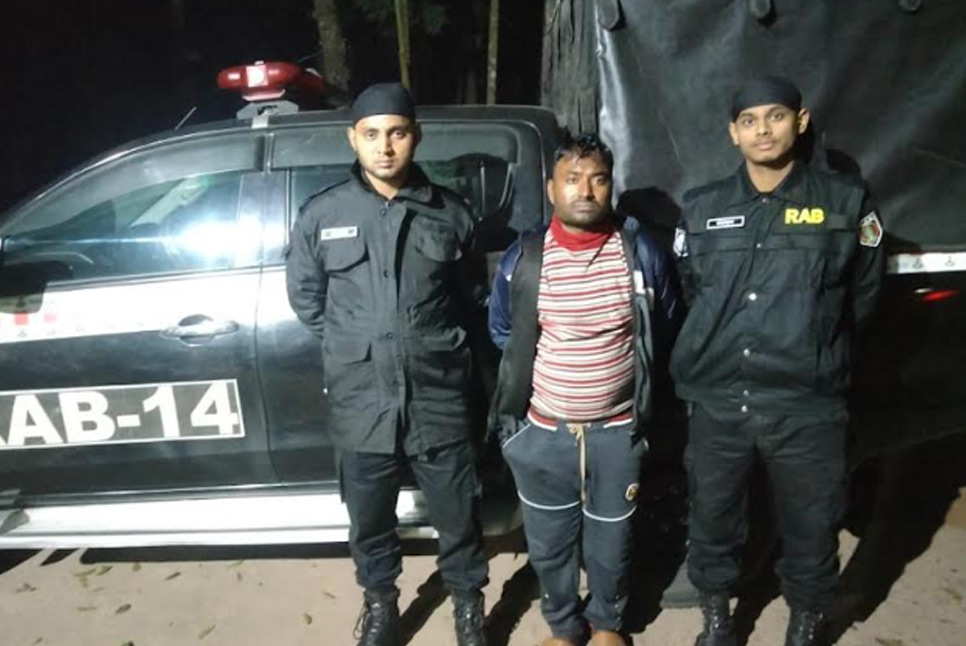 কিশোরগঞ্জে ট্রেনের টিকেট কালোবাজারির অভিযোগে গ্রেফতার ১