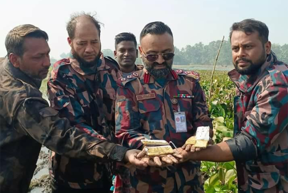 বেনাপোলে ৩.৩৫০ কেজি স্বর্ণ জব্দ