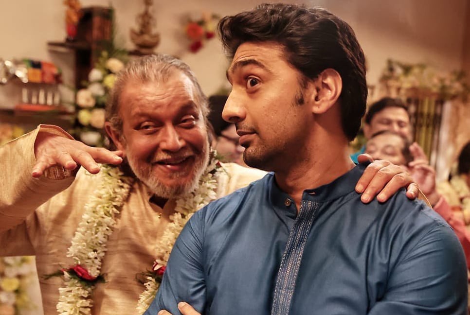 আমি-মিঠুনদা বাবা-ছেলের মতো থাকতে পারলে সাধারণ মানুষ কেন পারবে না? প্রশ্ন দেবের