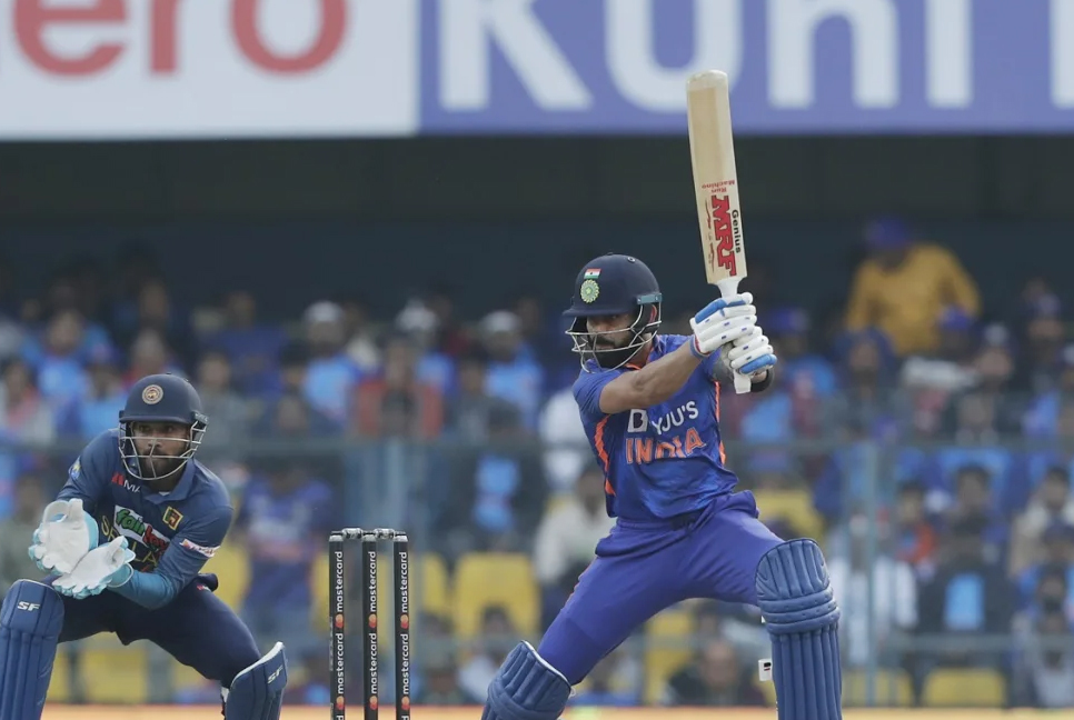 দাপুটে বিরাট কোহলি আবারও শতক হাঁকালেন