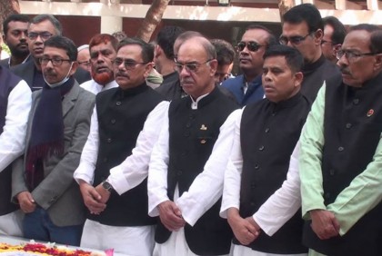 স্বদেশ প্রত্যাবর্তন দিবস উপলক্ষে জাতির পিতার সমাধিতে শ্রদ্ধা