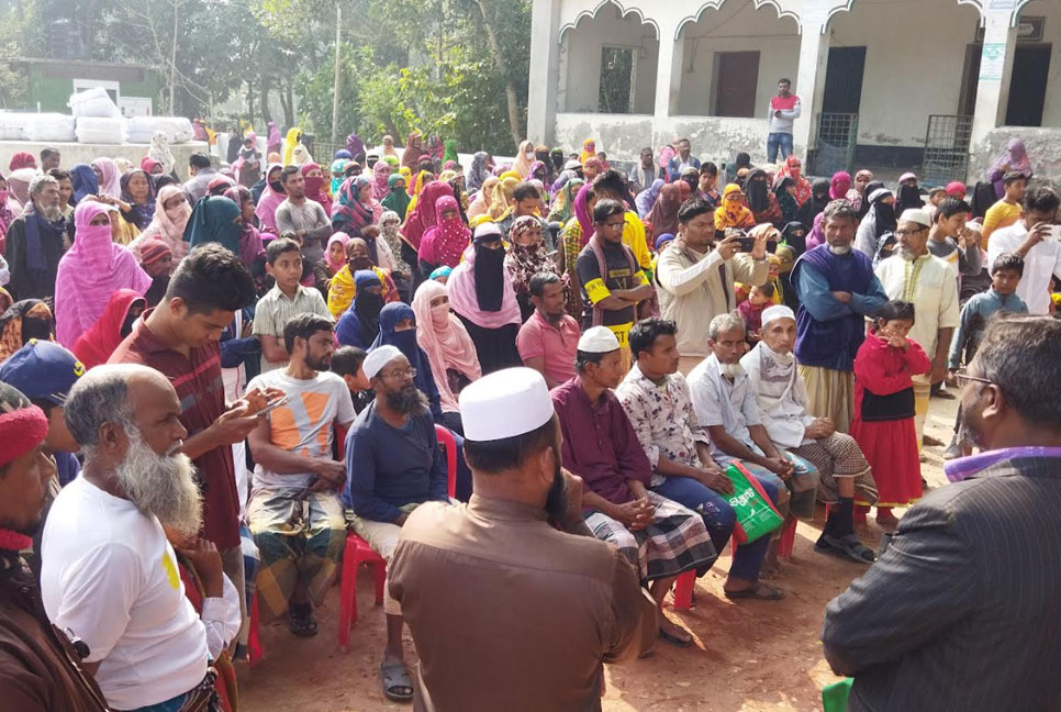 মোরেলগঞ্জে ৬০০ পরিবারের মাঝে কম্বল বিতরণ