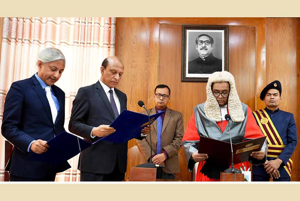 সরকারি কর্ম কমিশনে নবনিযুক্ত দুই সদস্যের শপথগ্রহণ

