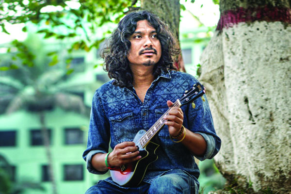 চলচ্চিত্রের গানে অভিষেক