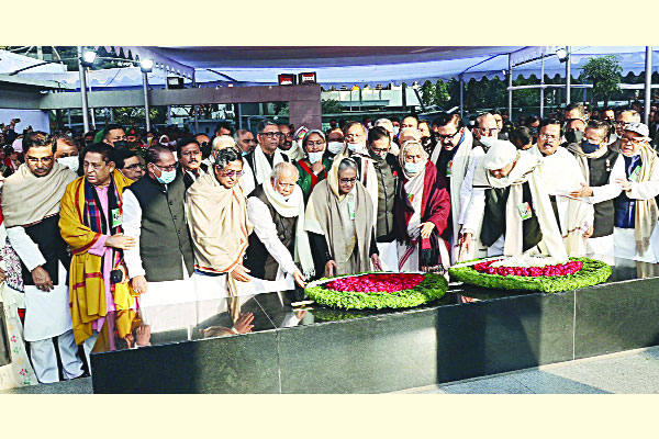 স্মার্ট বাংলাদেশ গড়েই জাতির পিতার রক্তের ঋণ পরিশোধ করব : প্রধানমন্ত্রী