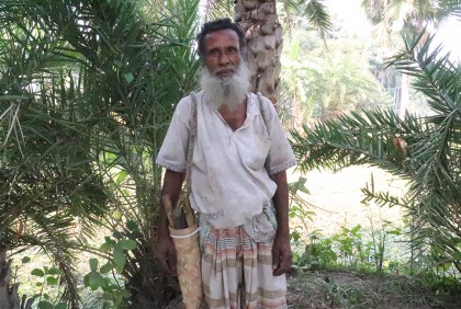 ৩৮ বছর ধরে খেজুরের রস সংগ্রহ করছেন হারুনর রশিদ