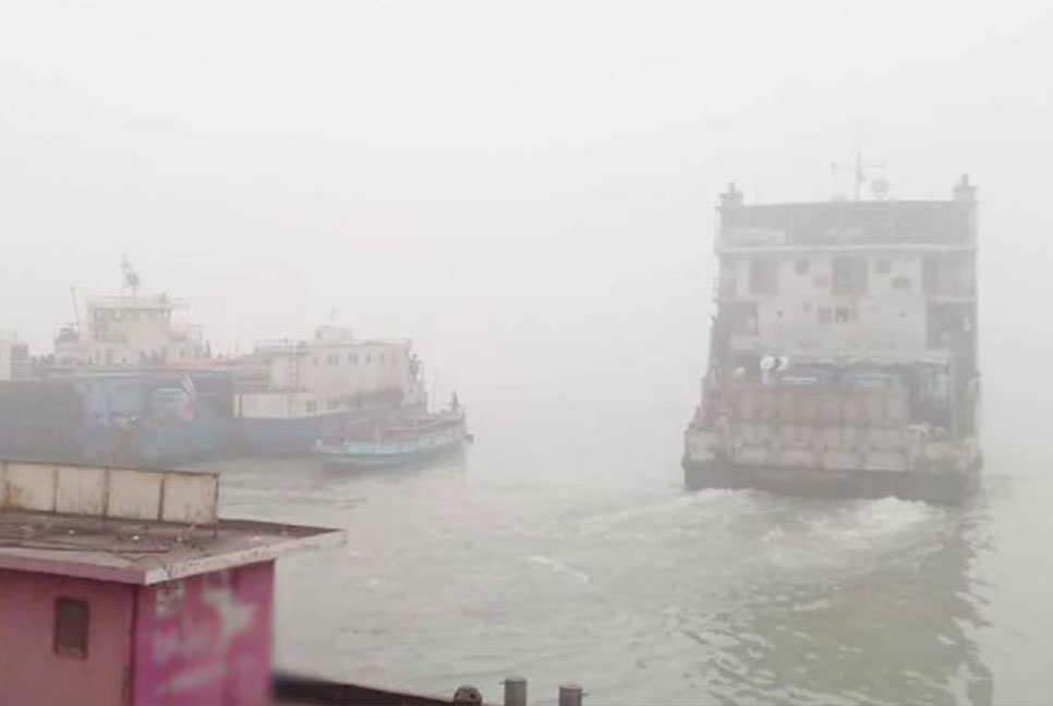 দৌলতদিয়া-পাটুরিয়া নৌরুটে ফেরি চলাচল স্বাভাবিক