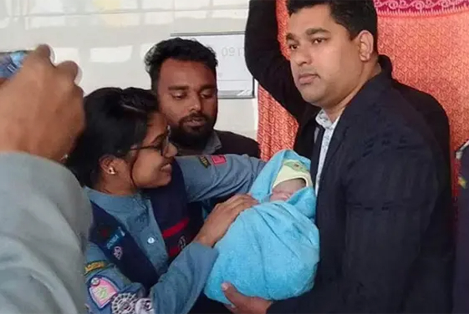 যাচ্ছিলেন হাসপাতালে, মেট্রো রেলেই সন্তান প্রসব
